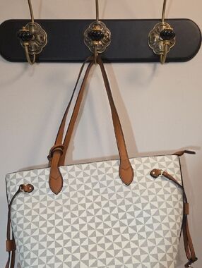 White Geometric Tote Bag with Tan Handles (Yy)